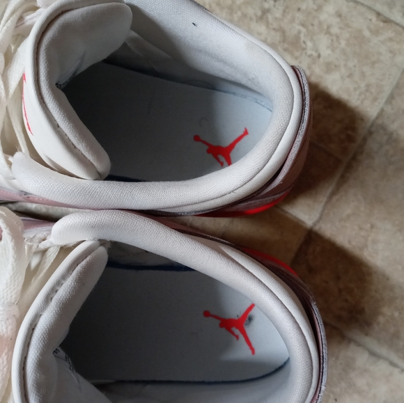 Jordan 3 - Picture 4 of 5